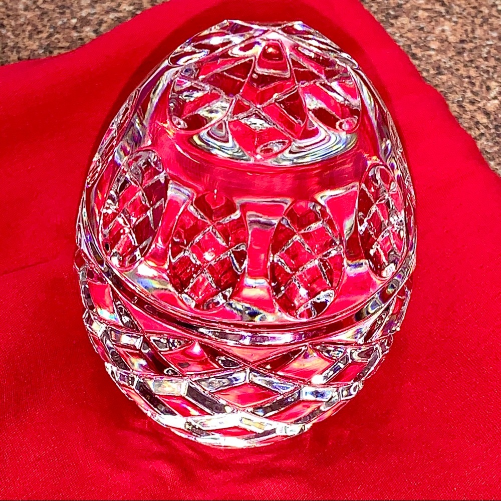 Say Congratulations with this Elaborately Cut Crystal Egg Decorated for Royalty - Picture 6 of 16
